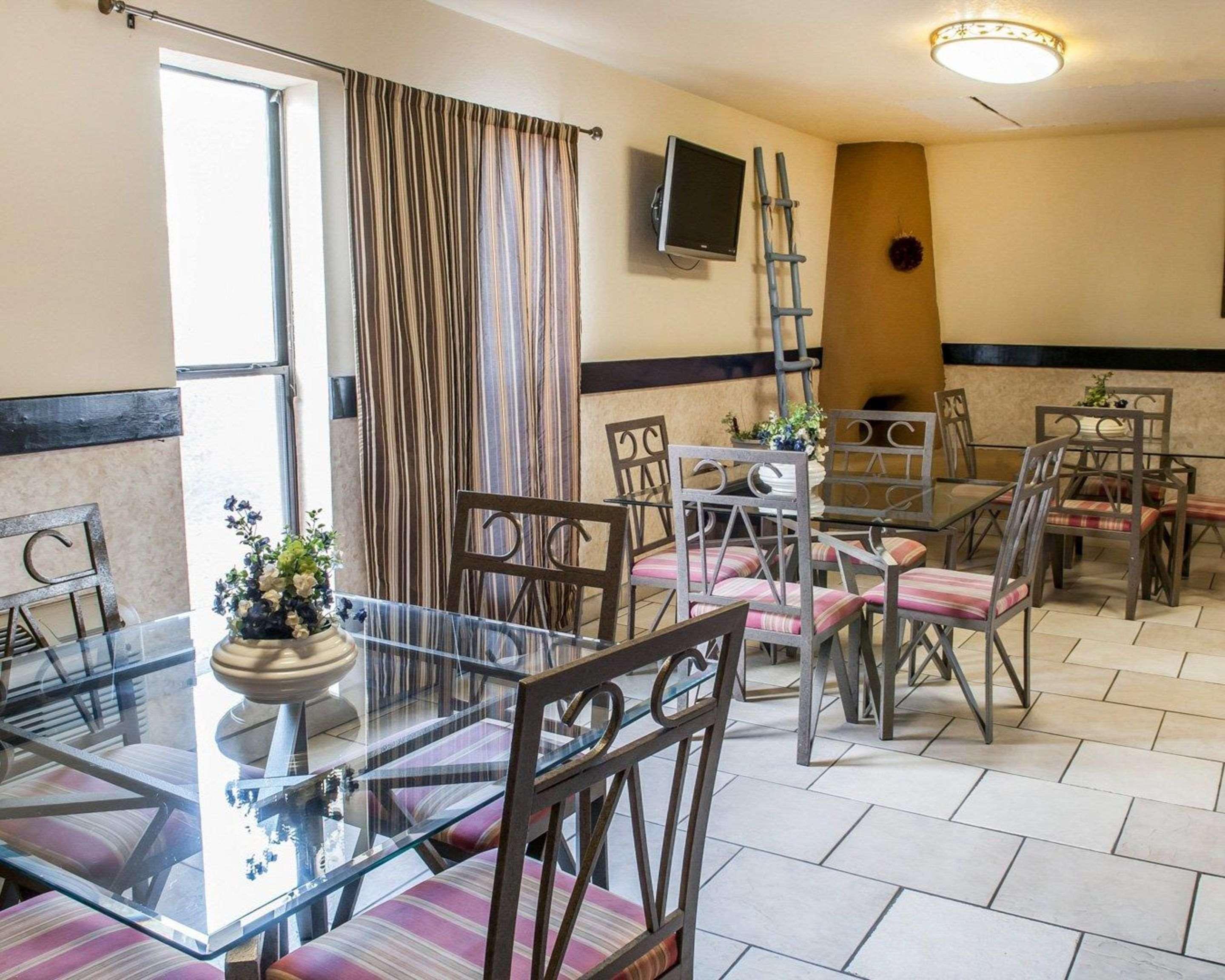 Rodeway Inn Эспаньола Экстерьер фото