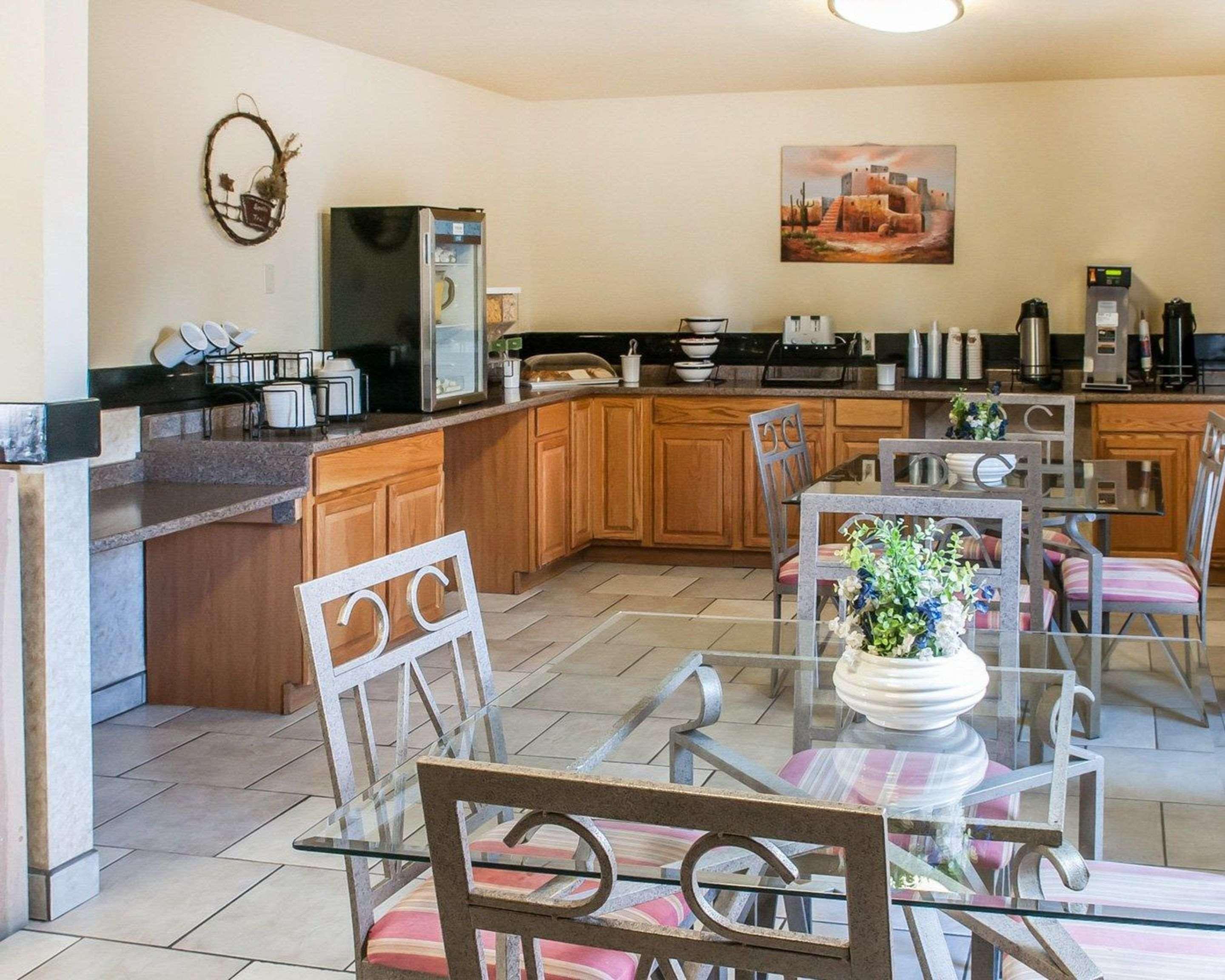 Rodeway Inn Эспаньола Экстерьер фото