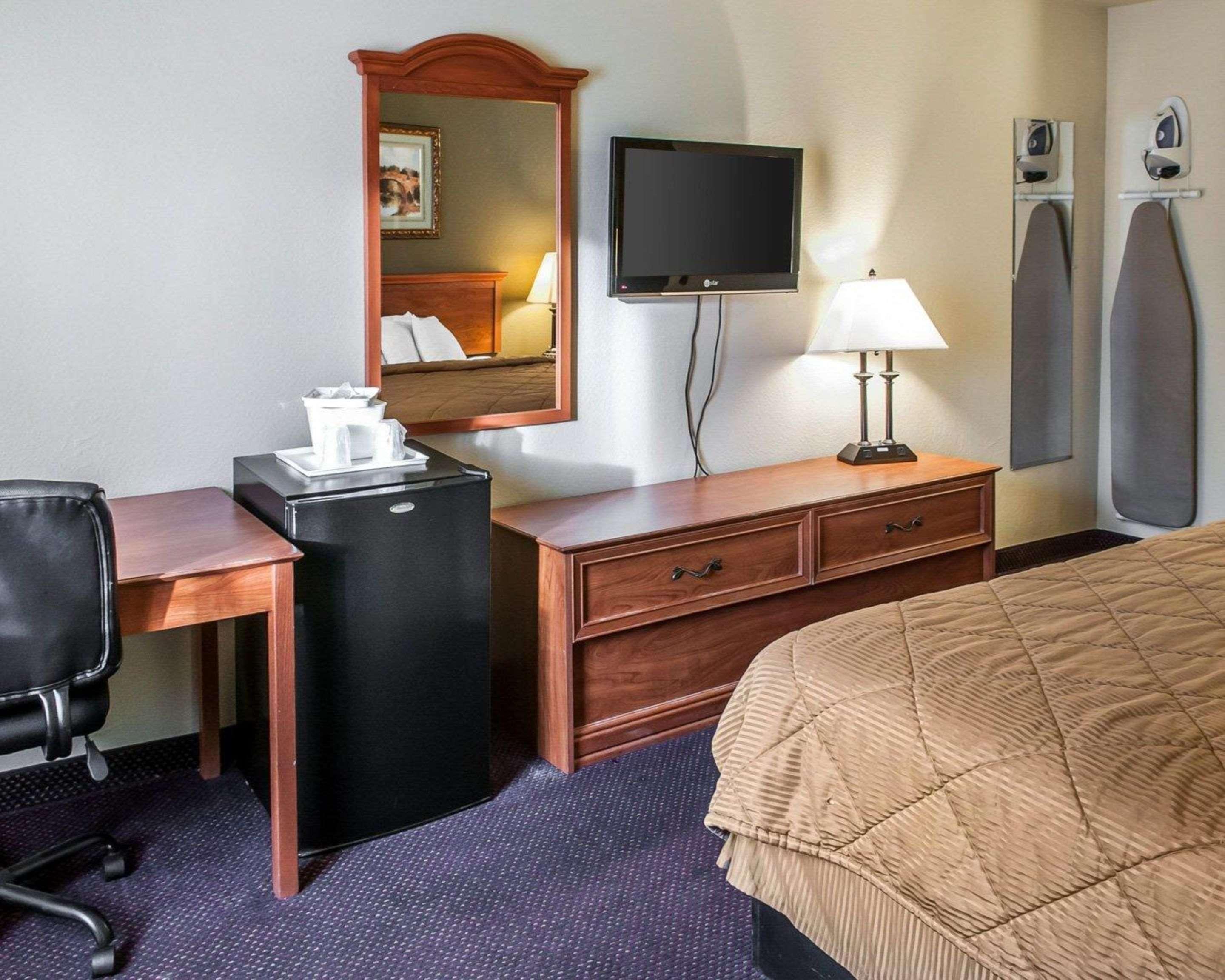 Rodeway Inn Эспаньола Экстерьер фото