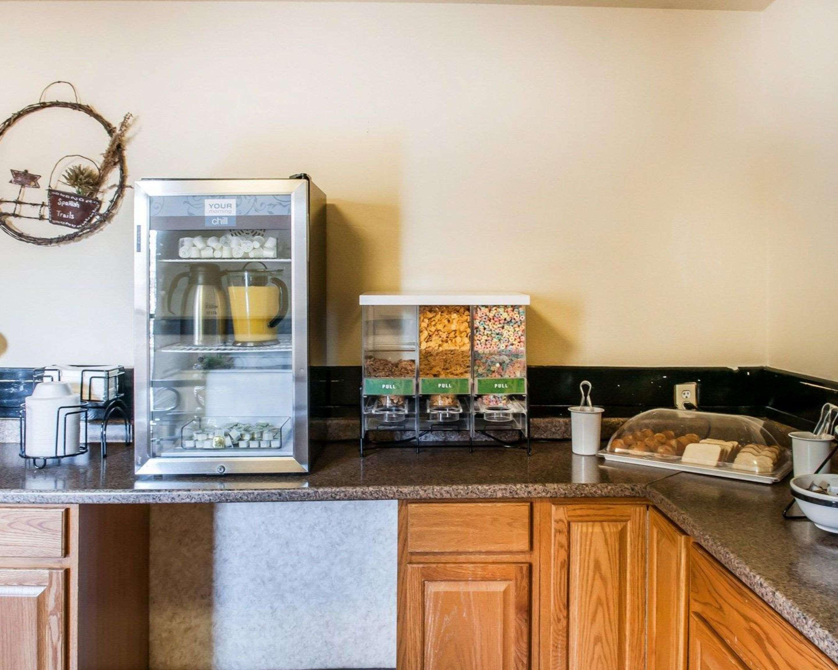 Rodeway Inn Эспаньола Экстерьер фото